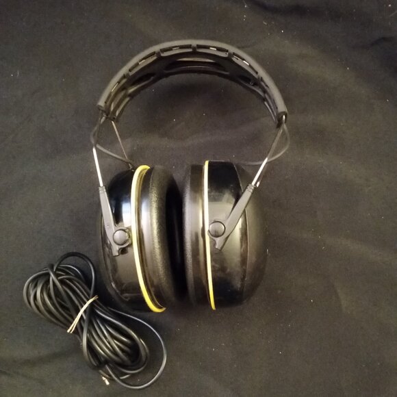 3M Worktunes Connect Wireless Hearing Protector with Bluetooth Model 0026 Black - Picture 1 of 9